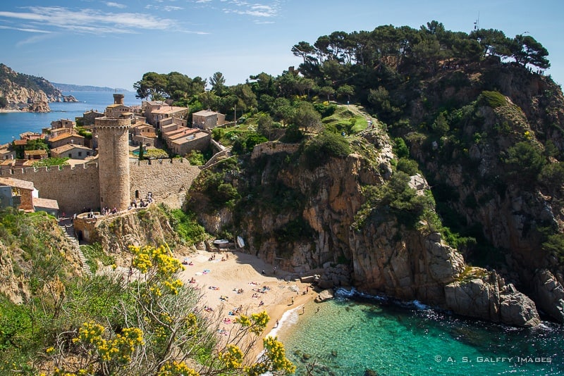 the-weekly-postcard-tossa-de-mar-spain-luxury-travel