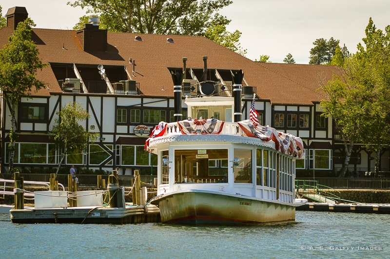 tour boat