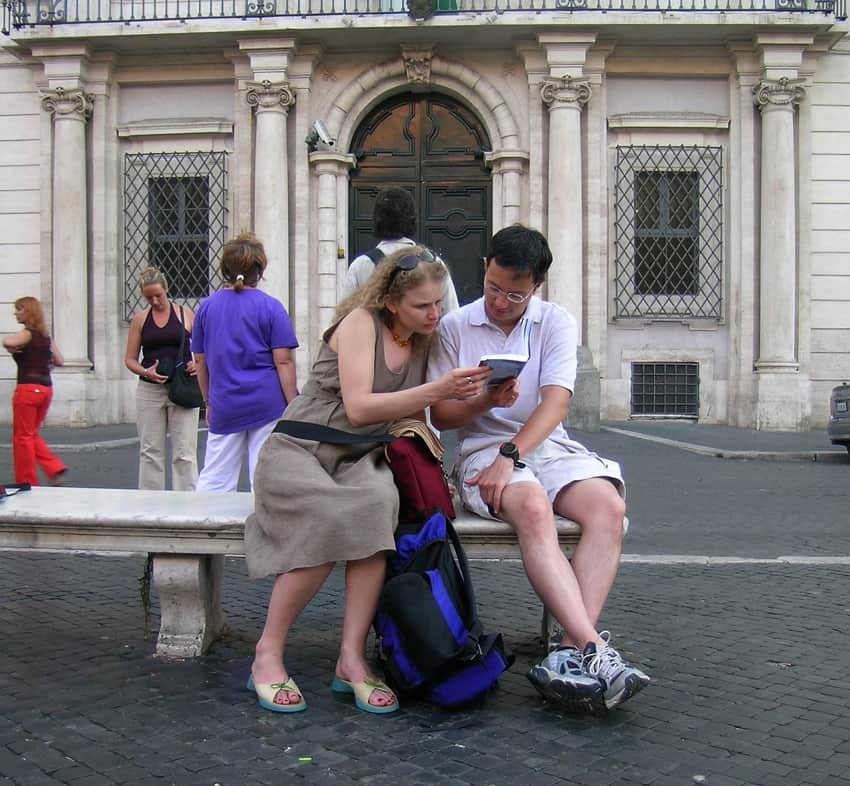 piazza-navona-tourists-with-ma-1566730